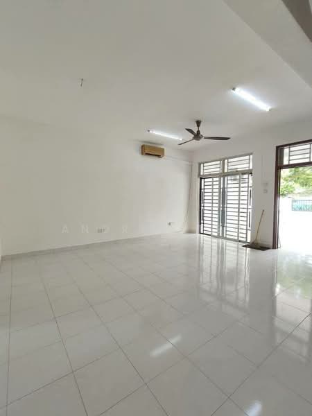 2-storey Terraced House for Sale in Bukit Indah (Iskandar Puteri (Nusajaya)) - Andrew Teo - Living Room - PropertyGuru.com.my
