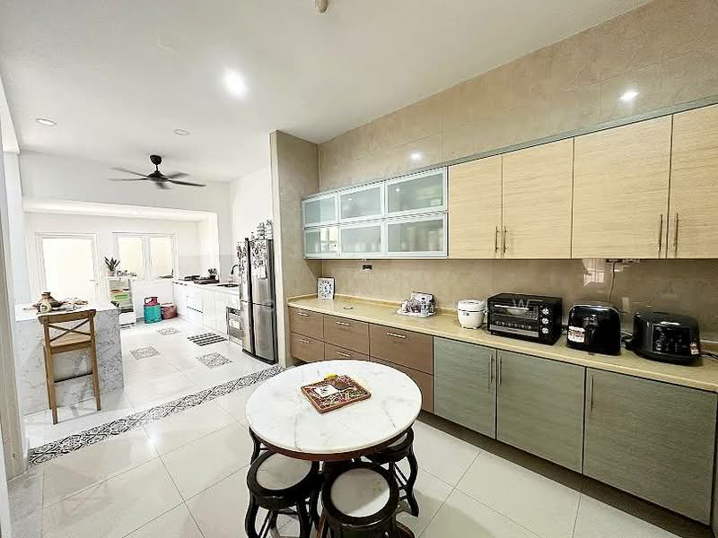 Semi-Detached House for Sale in Ara Damansara (Selangor) - Vincent Liaw - Kitchen - PropertyGuru.com.my