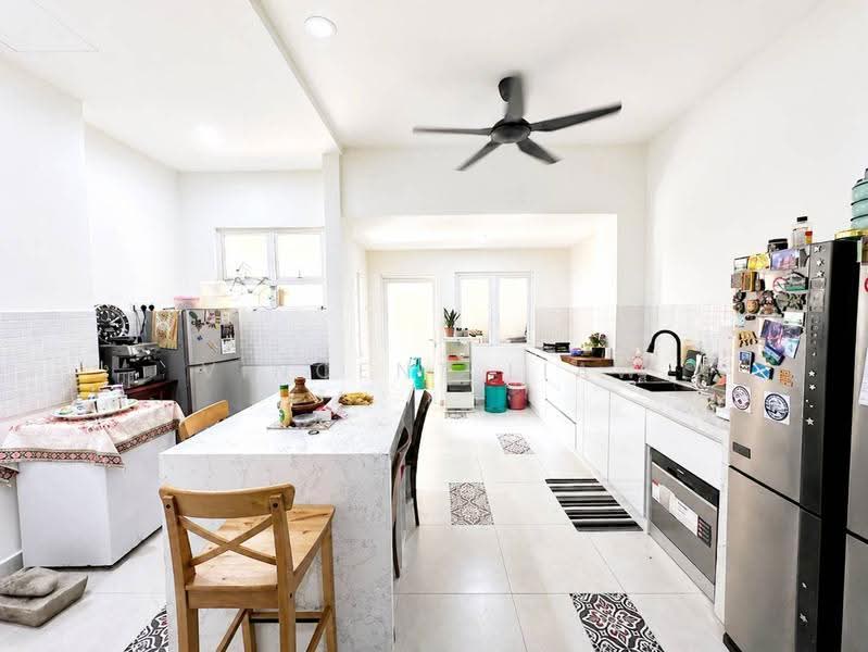 Semi-Detached House for Sale in Petaling Jaya (Ara Damansara) - Vincent Liaw - Kitchen - PropertyGuru.com.my