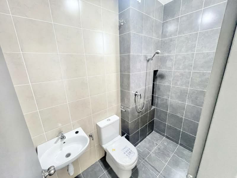 2-storey Terraced House for Rent in Gelang Patah (Johor) - Catherine Chiah - Bathroom - PropertyGuru.com.my