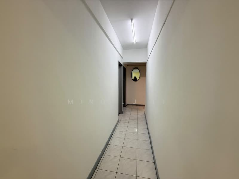 Kondominium untuk Disewa di Desa Kiara - Ming Ju Li - Corridor - PropertyGuru.com.my