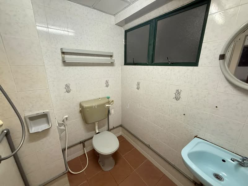 Kondominium untuk Disewa di Desa Kiara - Ming Ju Li - Bathroom - PropertyGuru.com.my