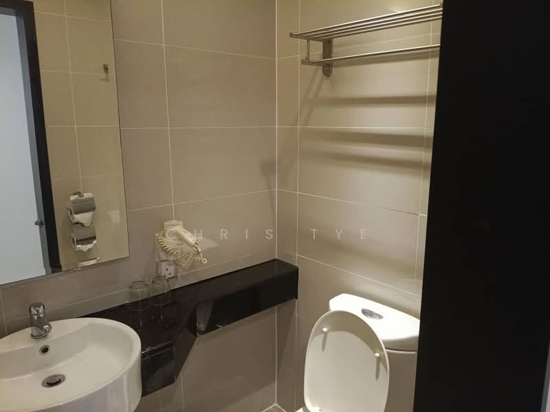 Servis Apartment untuk Dijual di Centrestage Designer Suite - Chris Tye - Bathroom - PropertyGuru.com.my