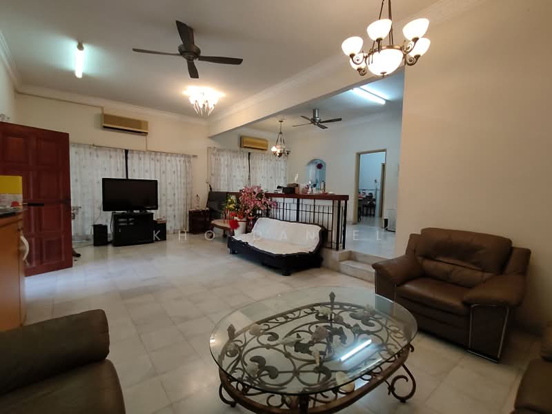 2-storey Terraced House for Sale in Bukit Jelutong (Shah Alam) - Kho Daniel - Living Room - PropertyGuru.com.my