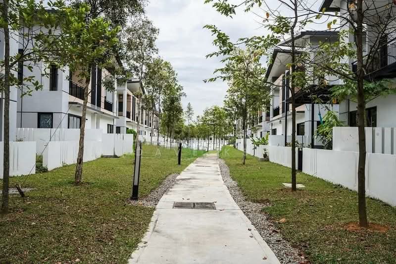 Rumah Berkembar untuk Dijual di Bandar Tropicana Aman (Telok Panglima Garang) - Dave KS - Exterior - PropertyGuru.com.my