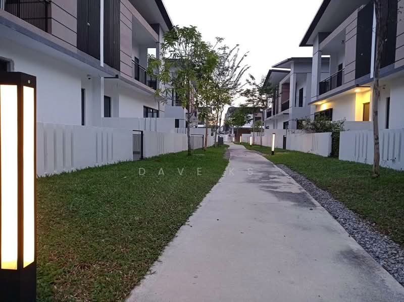 Rumah Berkembar untuk Dijual di Bandar Tropicana Aman (Telok Panglima Garang) - Dave KS - PropertyGuru.com.my