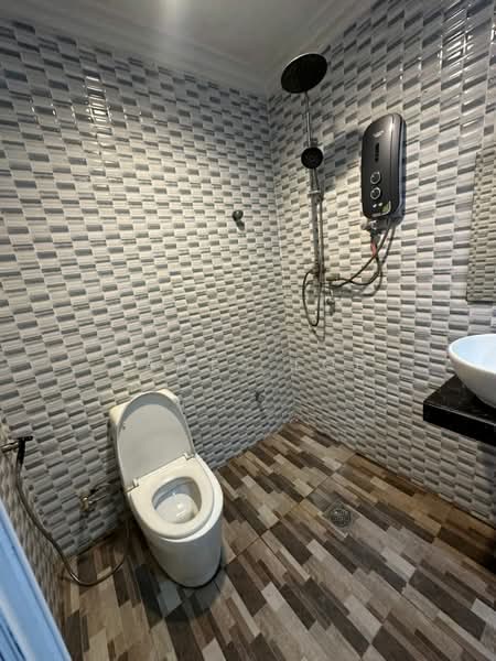 Semi-Detached House for Sale in Batu Caves (Selangor) - James Loh - Bathroom - PropertyGuru.com.my