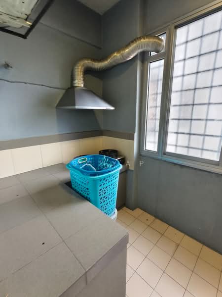 Pangsapuri untuk Dijual di Suria Kipark Damansara - SC Yap - Kitchen - PropertyGuru.com.my