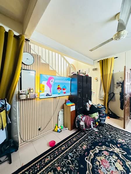 Rumah Teres 2 Tingkat untuk Dijual di Taman Teluk Gedung Indah (Klang) - Jason Lim - Living Room - PropertyGuru.com.my