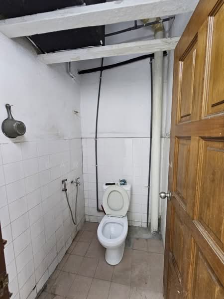 Kedai untuk Disewa di Taman Klang Jaya (Klang) - Darren Tan - Bathroom - PropertyGuru.com.my
