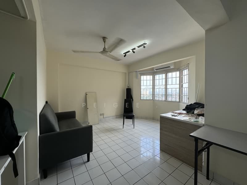Apartment for Sale at Desa Dua - PeiGee . - Living Room - PropertyGuru.com.my