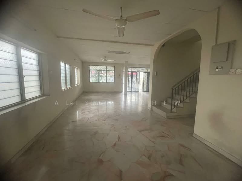 Rumah Berkembar untuk Dijual di George Town (Penang) - Alisson Chew - Living Room - PropertyGuru.com.my