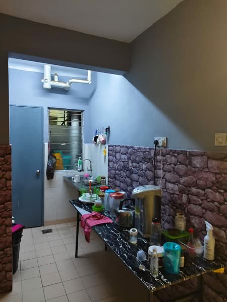 Pangsapuri untuk Dijual di Pangsapuri Suria - SC Yap - Kitchen - PropertyGuru.com.my