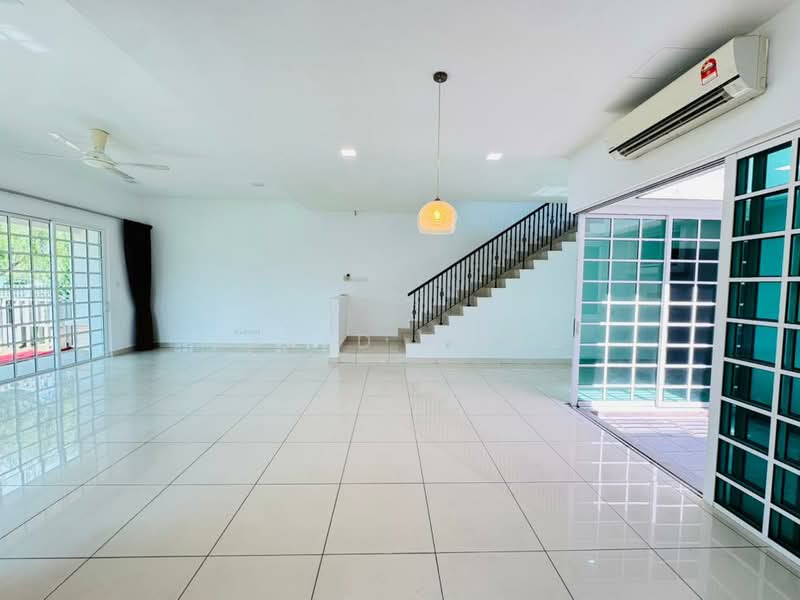 2.5-storey Terraced House for Rent in Cyberjaya (Selangor) - Jared Wong - Living Room - PropertyGuru.com.my