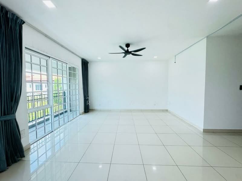 2.5-storey Terraced House for Rent in Cyberjaya (Selangor) - Jared Wong - Living Room - PropertyGuru.com.my