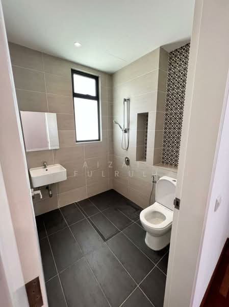 Bungalow for Rent in Eco Grandeur (Puncak Alam) - Aizat Saifulrullah - Bathroom - PropertyGuru.com.my