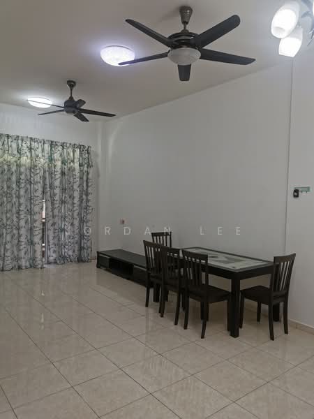 Pangsapuri untuk Disewa di Pangsapuri Bukit Beruang Bestari (University View) - Jordan Lee - Living Room - PropertyGuru.com.my