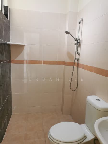 Pangsapuri untuk Disewa di Pangsapuri Bukit Beruang Bestari (University View) - Jordan Lee - Bathroom - PropertyGuru.com.my