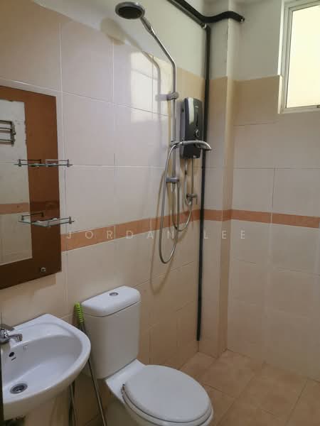 Pangsapuri untuk Disewa di Pangsapuri Bukit Beruang Bestari (University View) - Jordan Lee - Bathroom - PropertyGuru.com.my