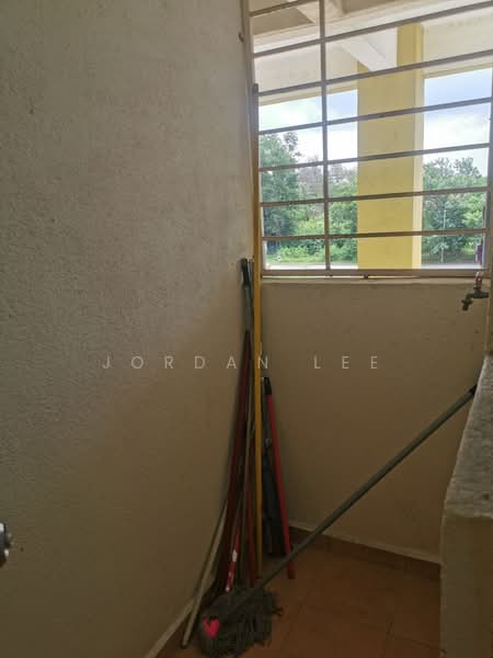 Pangsapuri untuk Disewa di Pangsapuri Bukit Beruang Bestari (University View) - Jordan Lee - Balcony - PropertyGuru.com.my