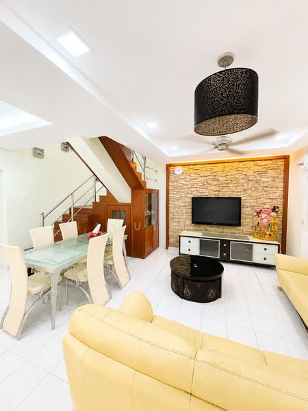 Rumah Teres untuk Dijual di Bandar Kinrara Seksyen 5 (Bandar Kinrara) - Louis . - Living Room - PropertyGuru.com.my