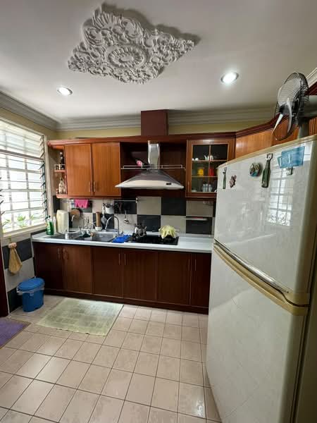 Rumah Teres untuk Dijual di Bandar Kinrara Seksyen 5 (Bandar Kinrara) - Louis . - Kitchen - PropertyGuru.com.my