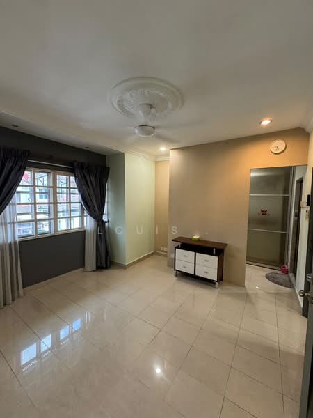 Rumah Teres untuk Dijual di Bandar Kinrara Seksyen 5 (Bandar Kinrara) - Louis . - Living Room - PropertyGuru.com.my