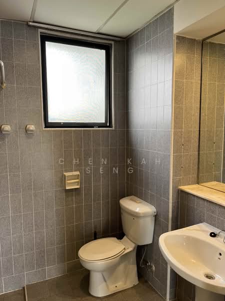Condominium for Rent at Impiana On The Waterfront Condominium - Chen Kah Seng - Bathroom - PropertyGuru.com.my
