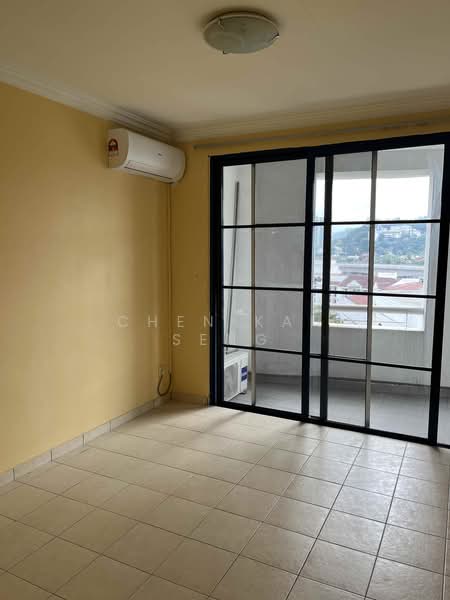 Condominium for Rent at Impiana On The Waterfront Condominium - Chen Kah Seng - Balcony - PropertyGuru.com.my