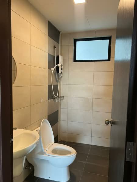 Service Residence for Sale at Molek Regency - Kim Loh - Bathroom - PropertyGuru.com.my