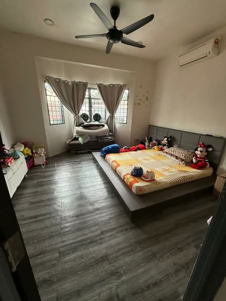 Rumah Teres 1.5 Tingkat untuk Dijual di Seksyen 7 (Kota Damansara) - Victor Liew - Bedroom - PropertyGuru.com.my
