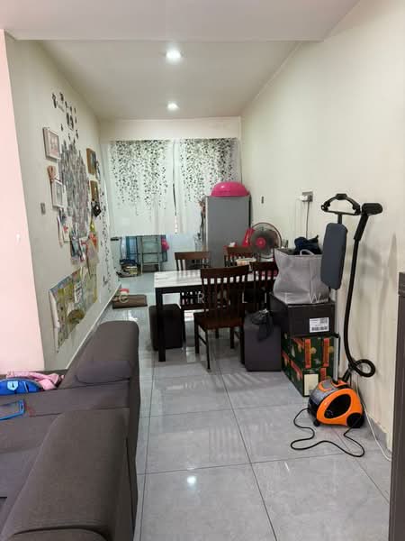 Rumah Teres 1.5 Tingkat untuk Dijual di Seksyen 7 (Kota Damansara) - Victor Liew - Living Room - PropertyGuru.com.my