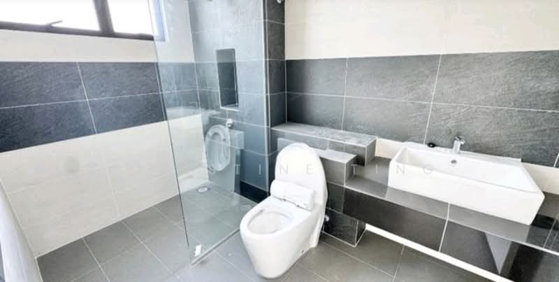 Semi-Detached House for Sale in Setia Ecohill (Semenyih) - Celestine Ting - Bathroom - PropertyGuru.com.my