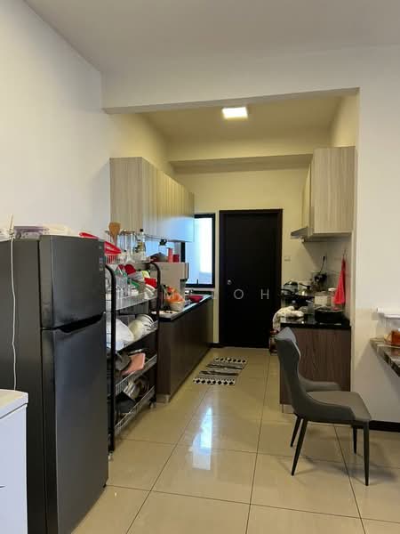 Kediaman Servis untuk Dijual di Molek Regency - Kim Loh - Kitchen - PropertyGuru.com.my