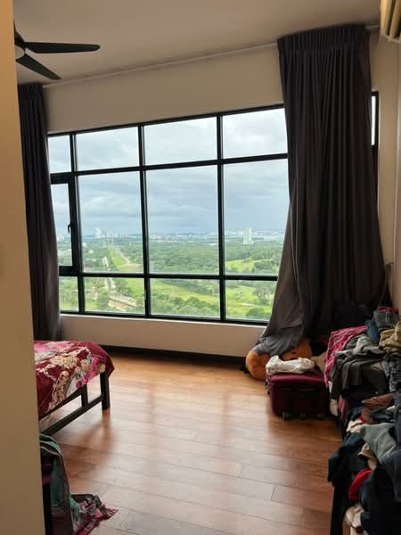 Kediaman Servis untuk Dijual di Molek Regency - Kim Loh - Bedroom - PropertyGuru.com.my