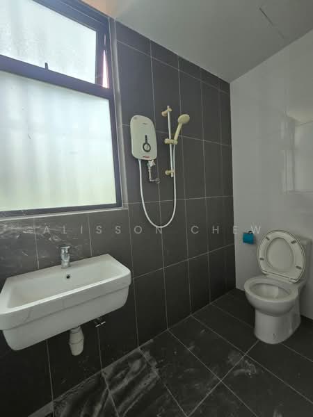 Kondominium untuk Dijual di The Light Collection IV - Alisson Chew - Bathroom - PropertyGuru.com.my