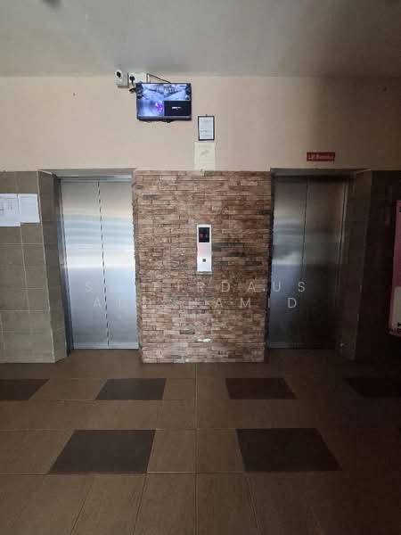 Pangsapuri untuk Dijual di Cahaya Permai - Sr Firdaus Abd Hamid - Lift Lobby - PropertyGuru.com.my