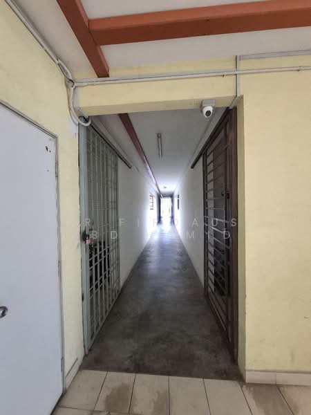 Pangsapuri untuk Dijual di Cahaya Permai - Sr Firdaus Abd Hamid - Corridor Level 11 - PropertyGuru.com.my