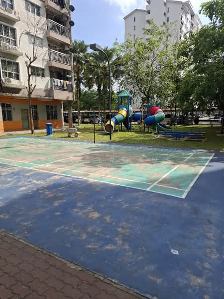 Pangsapuri untuk Dijual di Cahaya Permai - Sr Firdaus Abd Hamid - Children playground & badminton court - PropertyGuru.com.my