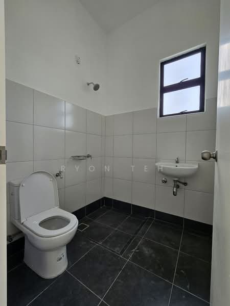 2-storey Terraced House for Sale in Taman Kota Masai (Pasir Gudang) - Ryon Teh - Bathroom - PropertyGuru.com.my