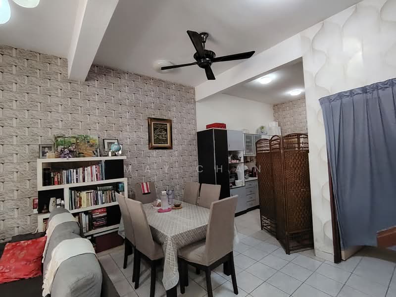 2-storey Terraced House for Sale in Taman Puncak Utama (Balakong) - May Chan - Living Room - PropertyGuru.com.my