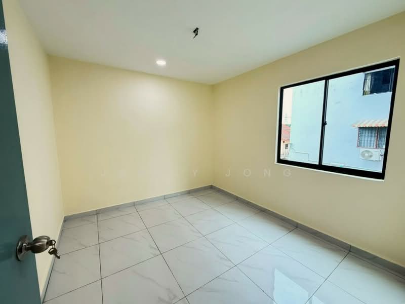 Flat for Sale at Flat Bandar Selesa Jaya @ Jalan Silat Gayong - Janlly Jong - Interior - PropertyGuru.com.my