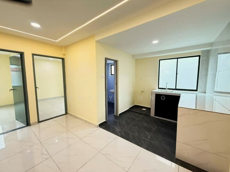 Flat for Sale at Flat Bandar Selesa Jaya @ Jalan Silat Gayong - Janlly Jong - Kitchen - PropertyGuru.com.my