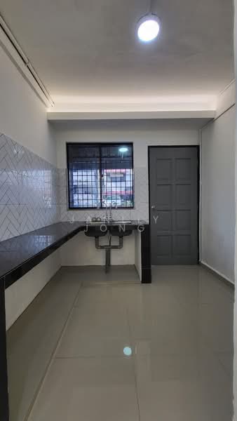 Rumah Flat untuk Dijual di Flat Bandar Selesa Jaya @ Jalan Silat Gayong - Janlly Jong - Kitchen - PropertyGuru.com.my