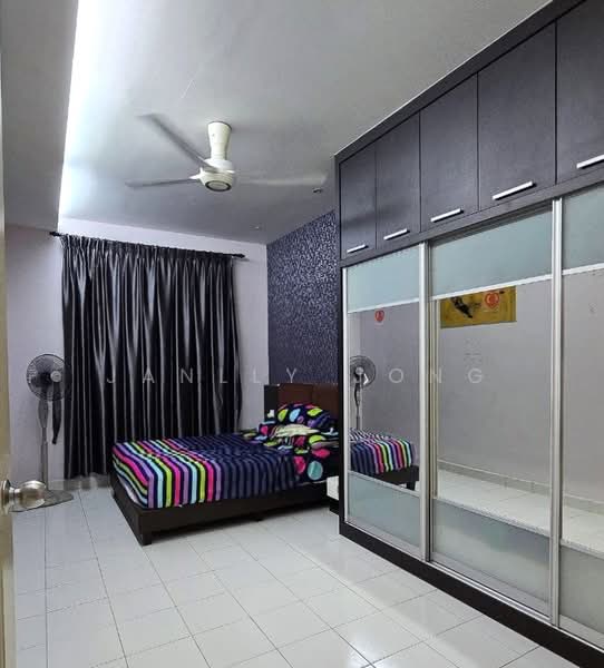 1-storey Terraced House for Sale in Taman Seri Austin (Tebrau) - Janlly Jong - Bedroom - PropertyGuru.com.my