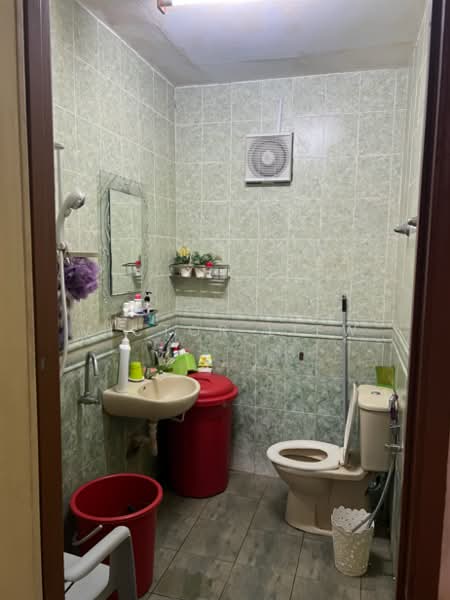Rumah Teres 2 Tingkat untuk Dijual di Seksyen 6 (Kota Damansara) - Victor Liew - Bathroom - PropertyGuru.com.my