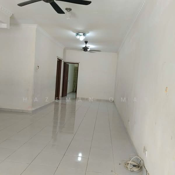 Townhouse for Sale in Batu Caves (Selangor) - Hazeman Omar - Living Room - PropertyGuru.com.my