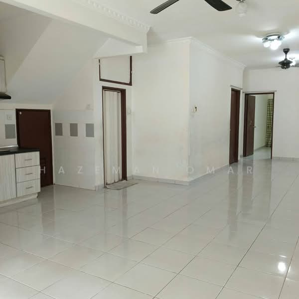 Townhouse for Sale in Batu Caves (Selangor) - Hazeman Omar - Living Room - PropertyGuru.com.my