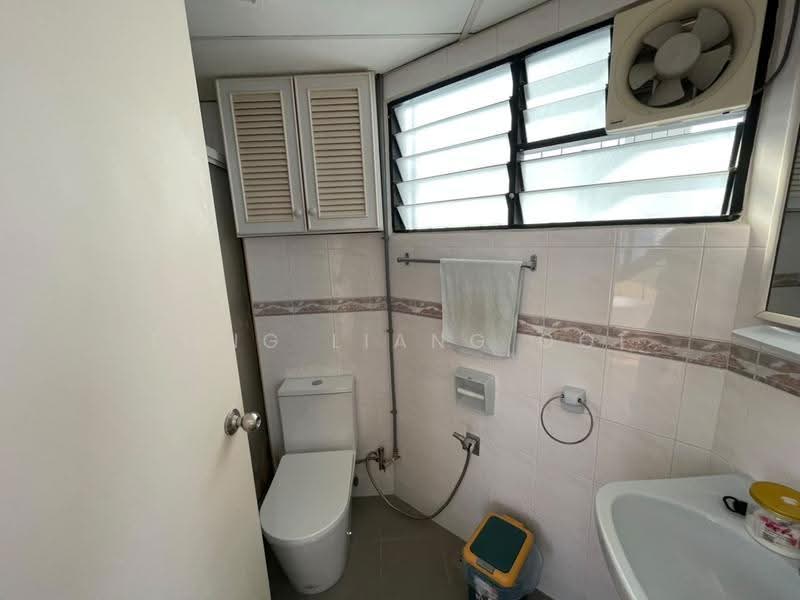 Pangsapuri untuk Disewa di MBF Tower - Tong Liang Ooi - Bathroom - PropertyGuru.com.my