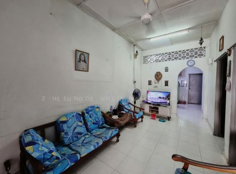 1-storey Terraced House for Sale in Seksyen 1 Wangsa Maju (Wangsa Maju) - Eugene Wong - Living Room - PropertyGuru.com.my